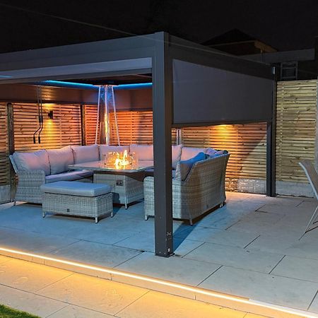 5 Bed Town House Within City Centre And Sleeps Up To 11 With Sky And Netflix Birmingham Extérieur photo