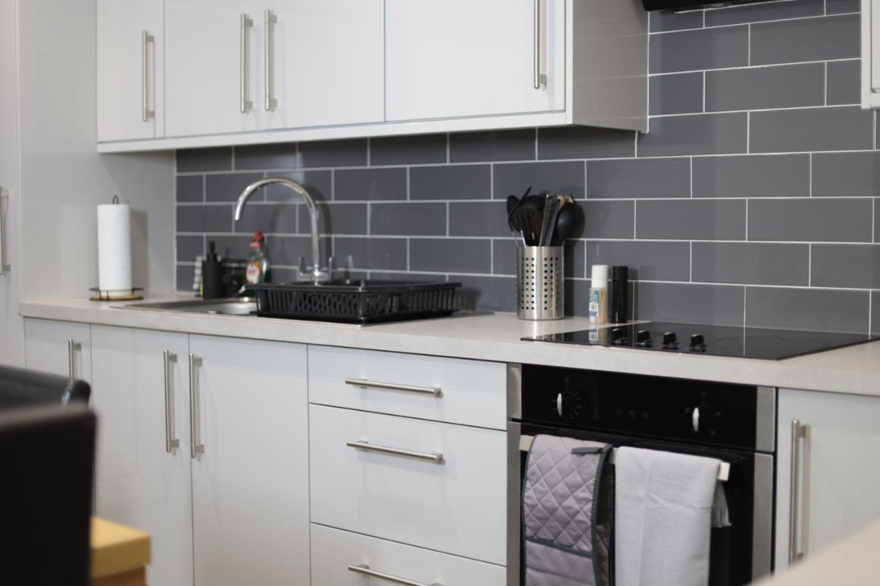 5 Bed Town House Within City Centre And Sleeps Up To 11 With Sky And Netflix Birmingham Extérieur photo