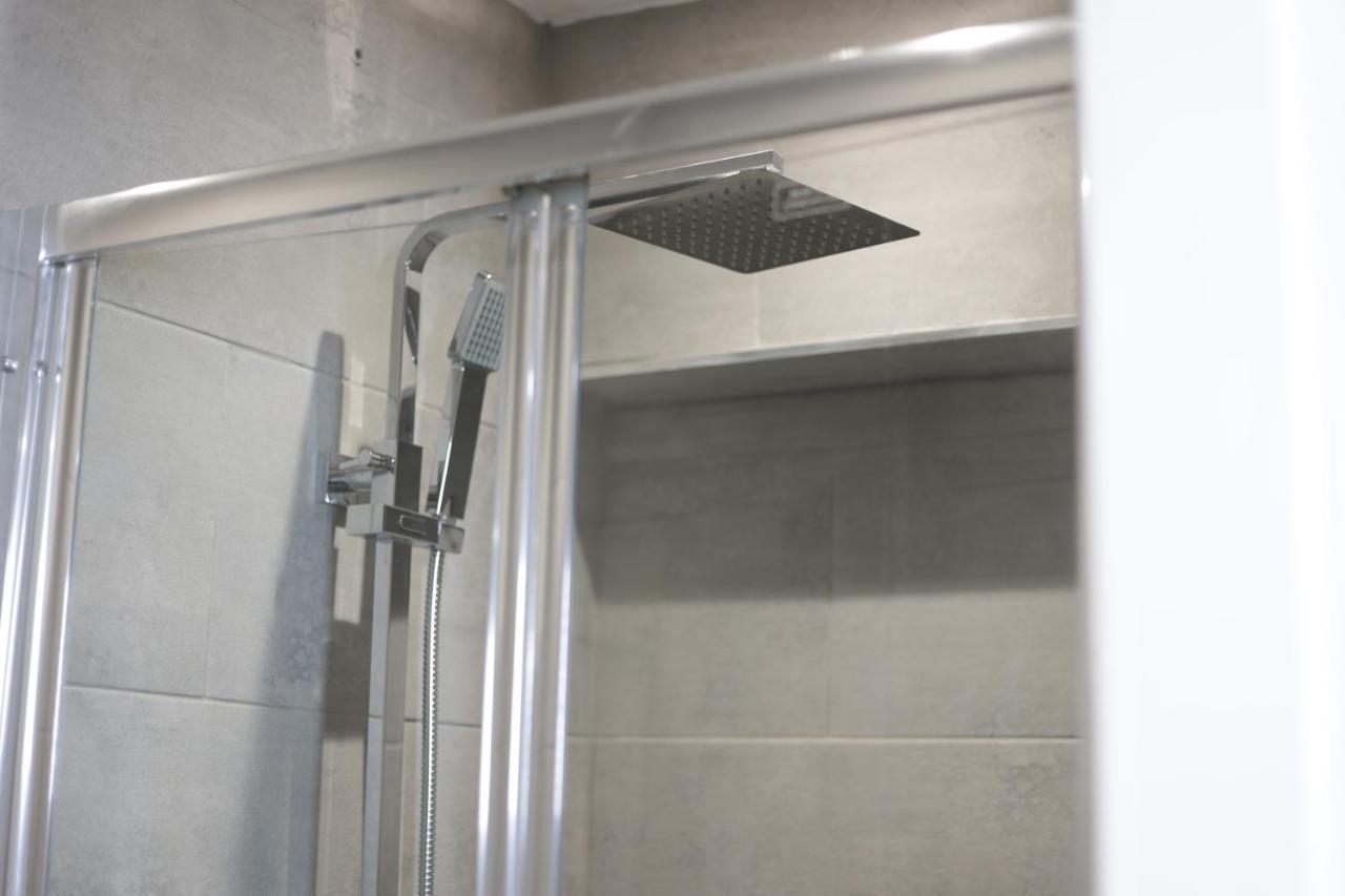 5 Bed Town House Within City Centre And Sleeps Up To 11 With Sky And Netflix Birmingham Extérieur photo