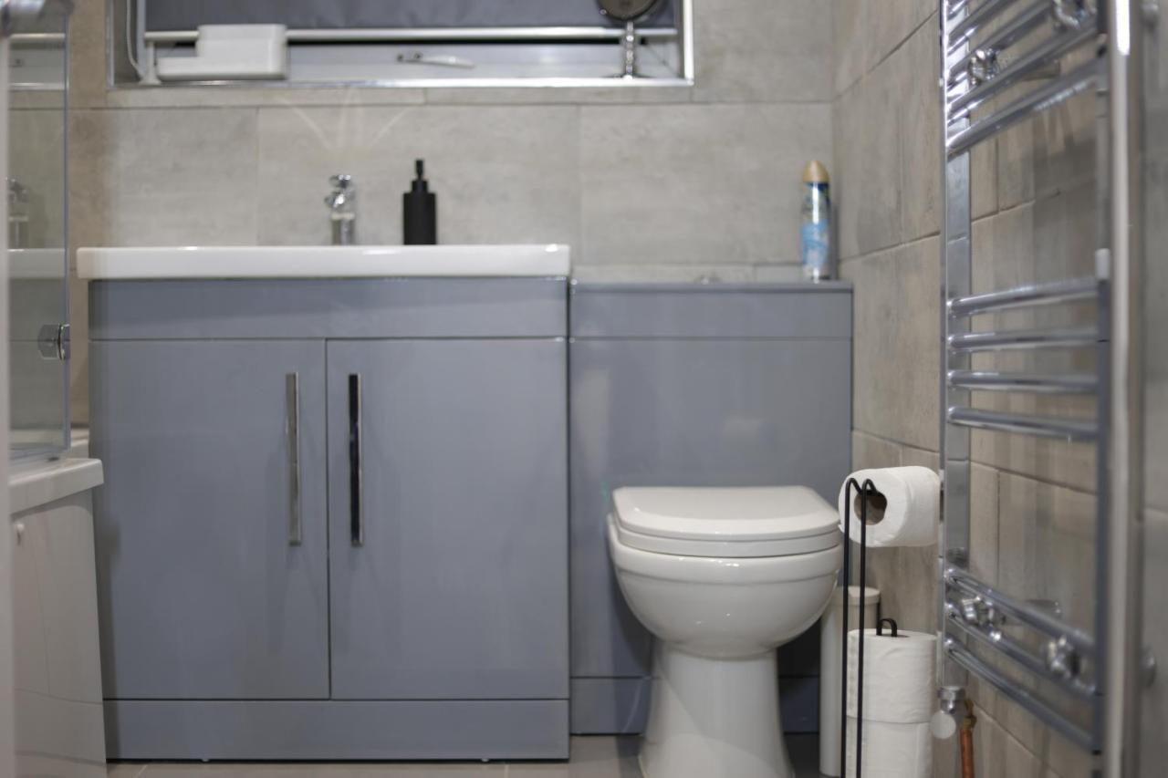 5 Bed Town House Within City Centre And Sleeps Up To 11 With Sky And Netflix Birmingham Extérieur photo