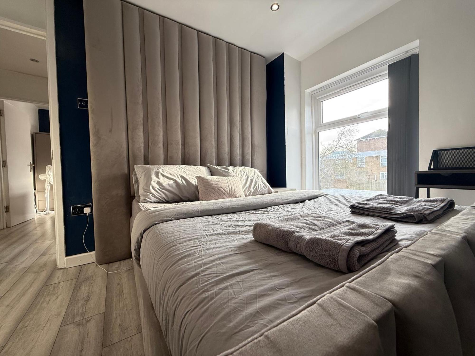 5 Bed Town House Within City Centre And Sleeps Up To 11 With Sky And Netflix Birmingham Extérieur photo