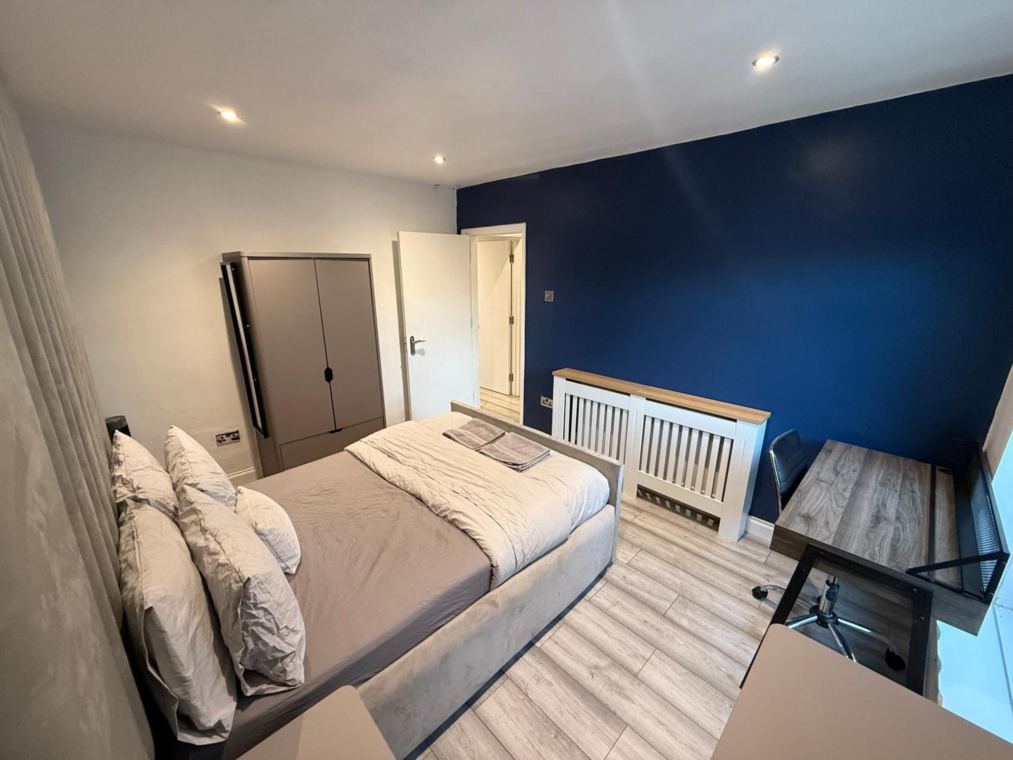 5 Bed Town House Within City Centre And Sleeps Up To 11 With Sky And Netflix Birmingham Extérieur photo